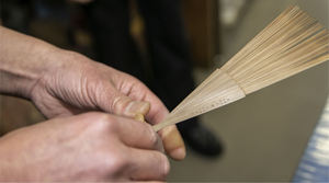 พัดลมตั้งโต๊ะพับได้แบบมือถือเครื่องนำโชคชุดของขวัญและงานฝีมือทำจากไม้ไผ่ชุด4000 - Product Image 6