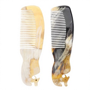 Peigne à barbe en corne de bœuf 100% naturelle, fait main, de haute qualité, design moderne, finition brillante, taille personnalisée pour usage domestique - Écologique - Product Image 1