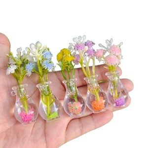 Vase en acrylique transparent rouge vif avec fleurs, mini pot en verre décoratif pour l'intérieur de la voiture, ornement de bureau, printemps 2025 - Product Image 5
