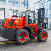 Chariot élévateur diesel HengWang 1,5 tonne, 2 tonnes, 3 tonnes, 5 tonnes à quatre roues motrices avec triple mât et levage libre complet pour empilage de foin