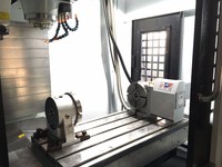 Centre d'usinage CNC vertical de fabrication ultra-précise TC-V8 Centre d'usinage CNC 5 axes pour le travail des métaux