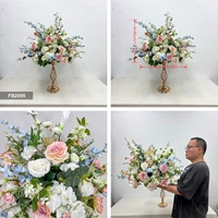 Décoration florale de mariage colorée populaire pour le printemps, fleurs artificielles personnalisées en rose, boule de fleurs pour la décoration de table et d'autel