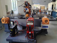 Stasiun Las otomatis baru stasiun kerja Robot efisiensi tinggi dengan mesin roda gigi Motor & roda gigi untuk industri ritel