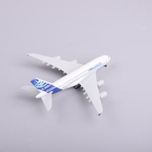 हॉट सेल 20 सेमी ए 380 एयरबस पहियों के साथ गर्म बिक्री 20 सेमी ए 380 हवाई बस उपहार के लिए आदर्श मिश्र धातु स्टेम खिलौने - Product Image 6