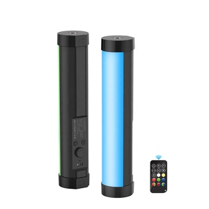 USB-C ricaricabile P100 RGB tubo luce 1 anno palmare plastica illuminazione a LED per i creatori di contenuti Video youtuber colore bianco - Product Image 4