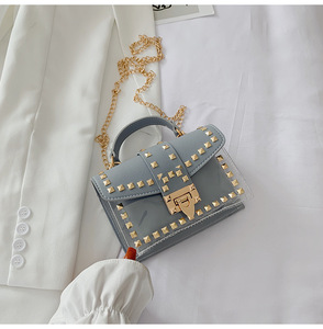 Summer Fashion <strong>Clear</strong> Pvc <strong>Handbag</strong> Girls Rivet square Wholesale Transparent Pvc <strong>Handbags</strong> for Women - Product Image 3