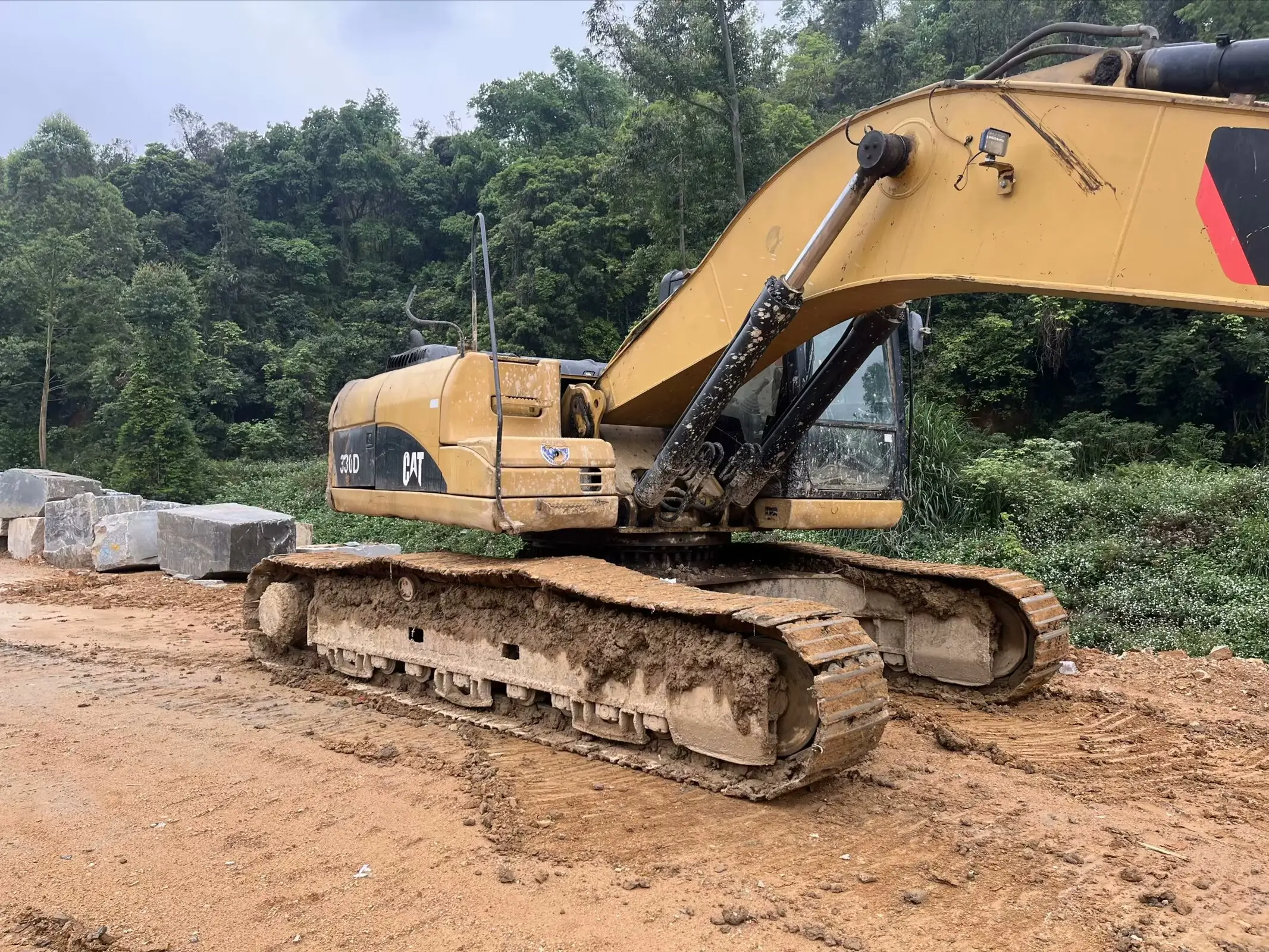 Gebrauchtbagger 18 Jahre Caterpillar CAT 330D Hydraulikbagger gebrauchtes Katzenbagger zu verkaufen