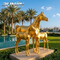 Sculpture de cheval en bronze arabe antique de luxe haut de gamme, en feuille d'or 24 carats, artisanale, grandeur nature, pour décoration de jardin extérieur et de villa