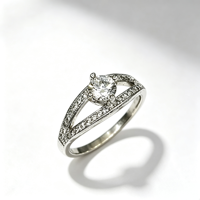 Bagues en laiton plaqué platine, pierres étincelantes élégantes pour les fêtes d'anniversaire, les mariages, les anniversaires de mariage, bijoux de mode, cadeaux