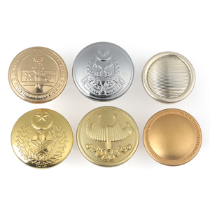 Fabricante Yinying Produce Botones de Metal de Latón Dorado con Logotipo Personalizado para Prendas de Vestir - Product Image 1