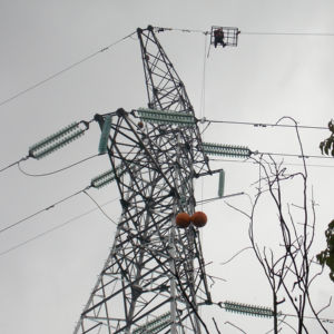 Bolas marcadoras Powerline 600mm Bola de marcado diurno naranja internacional instalada en líneas de alto voltaje y soportes de pilón - Product Image 1