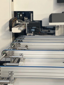 Línea de Producción de Puertas y Ventanas de Aluminio YBKE 3000-6500mm, Centro de Corte y Fresado CNC Controlado por PLC para PVC, UPVC y Aluminio - Product Image 4