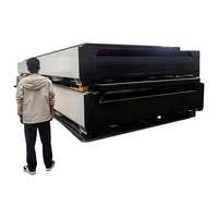 Machine de découpe plasma CNC en gros, avec cadre robuste en acier soudé, portique et rails de guidage linéaires