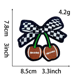 Patch brodé personnalisé de football, design haute densité, logo découpé au laser, paillettes, à thermocoller sur vêtements - Product Image 2