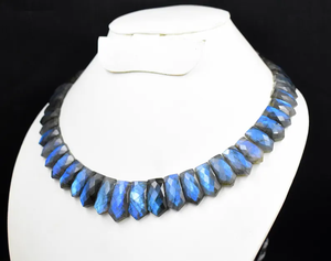Collier ras du cou en labradorite avec breloque à facettes Chaîne classique au meilleur prix pour les fêtes - Product Image 3