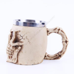 Vente en gros BB070 Vaisselle personnalisée Décoration de la maison Tasse en résine Chope à bière avec doublure en acier inoxydable Verre à vin - Product Image 5