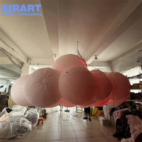 Décoration de plafond de fête de grande taille nuage blanc gonflable, ballon gonflable de nuage d'éclairage de LED