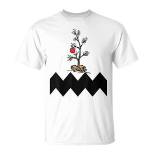 Camiseta clásica con gráfico vintage de película navideña, diseño festivo, ajuste unisex - Product Image 1