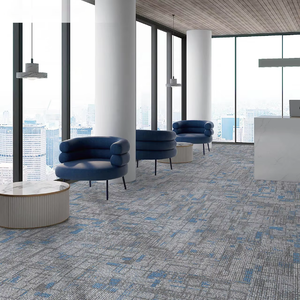 Carreaux de <span class=keywords><strong>tapis</strong></span> d'hôtel de haute qualité de luxe PP polypropylène <span class=keywords><strong>tapis</strong></span> de sol de bureau commercial moderne pile coupée bitume ignifuge maison - Product Image 1
