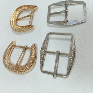 Hebilla de cinturón rectangular martillada con borde plateado de 30/<span class=keywords><strong>31</strong></span> mm (<span class=keywords><strong>1.18</strong></span> pulgadas), con barra central semicircular dorada de un solo pasador, de aleación, ecológica y sin níquel. - Product Image 3