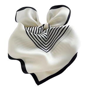 Pañuelo Cuadrado Elegante de Seda Real con Rayas Geométricas para Mujer, Primavera-Verano, Regalo de Alta Gama, Venta al Por Mayor - Product Image 5