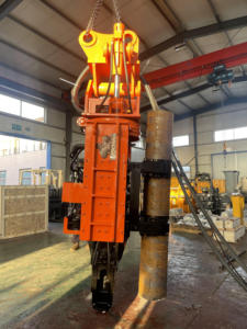 Pilote de pile à poignée latérale flexible avec rotation à 360 degrés, adapté aux projets de palplanches de 12 mètres et de pieux ronds - Product Image 4