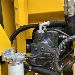 รถขุดไฮดรอลิกแบบตีนตะขาบ Komatsu PC130-7 มือสอง สภาพการทำงานดี คุณภาพสูง - Product Image 3