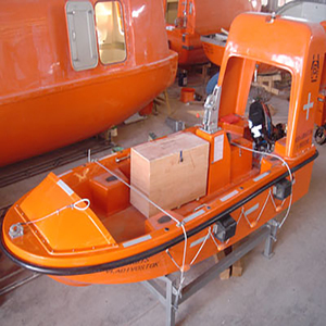 Bateau rapide en plastique renforcé de fibre de verre (PRFV) avec grue de levage – Meilleur prix - Product Image 2