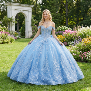 Lsmc94 Robes de maternité Quinceanera modernes bleues scintillantes avec appliques en dentelle, décolleté cœur, traîne chapelle, antistatiques - Product Image 1