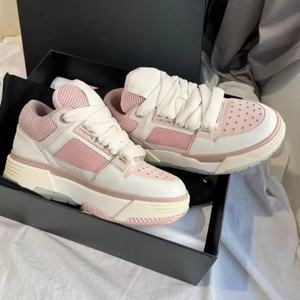 Sneakers de créateur de haute qualité, roses et rouges, chaussures de course classiques décontractées pour femmes, chaussures de marche, chaussures de sport de luxe pour hommes - Product Image 1