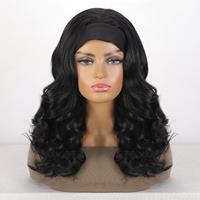 Perruque à bandeau bouclée ondulée de 20 pouces # Perruques sans colle en fibre résistante à la chaleur, noires naturelles 1B, prêtes à être expédiées en gros