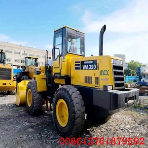 Minicargador tractor de carga frontal Komatsu usado con capacidad de 3 toneladas, componente de núcleo de motor de segunda mano - Product Image 4