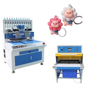 Machine à goutter du silicone liquide entièrement automatique DISIN 18 couleurs pour la fabrication de boîtes d'étiquettes et de marques en PVC souple - Product Image 1