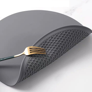 7.7 pouces coussinets chauffants en silicone antidérapants polyvalents <span class=keywords><strong>tapis</strong></span> <span class=keywords><strong>de</strong></span> dessous <span class=keywords><strong>de</strong></span> plat <span class=keywords><strong>de</strong></span> cuisine en plastique avec <span class=keywords><strong>tapis</strong></span> à lécher pour micro-ondes tampons <span class=keywords><strong>de</strong></span> <span class=keywords><strong>plaque</strong></span> chauffante tampons <span class=keywords><strong>de</strong></span> support <span class=keywords><strong>de</strong></span> four - Product Image 3