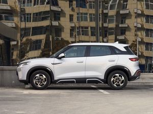 BYD Yuan up Berline électrique, modèle entièrement repensé, batterie au lithium-fer-phosphate, autonomie de 401 km, 5 places, à vendre - Product Image 2