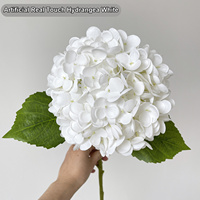Bunga Hydrangea Putih HGA Berkualitas Tinggi dari Sutra Buatan untuk Dekorasi Bunga Panggung dan Latar Belakang Gapura Pernikahan.