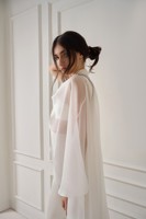 도매 의류 자르기 탑 패션 여성 JAZZI SILK-SATIN TOP 여성 의류 사용자 정의 로고 장식 주름 세부 사항 베트남