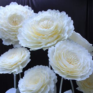 ดอกไม้กระดาษเครปยักษ์เหมือนจริง ทำด้วยมือ สำหรับตกแต่งงานแต่งงานและงานปาร์ตี้ - Product Image 2