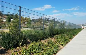 Panneau de clôture routière double à revêtement <span class=keywords><strong>en</strong></span> poudre avec deux barres, clôture <span class=keywords><strong>en</strong></span> treillis métallique à double fil horizontal 6/5/6 8/6/8 - Product Image 4