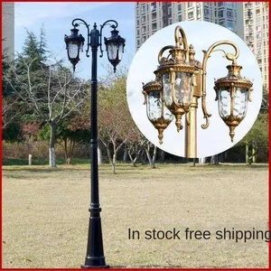 Lampadaire de jardin en fer avec trois abat-jour en verre, éclairage extérieur LED solaire, capteur de mouvement IP66, garantie 10 ans - Product Image 4