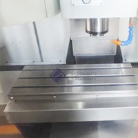 Centre d'usinage vertical CNC à 3 axes VMC de petite taille