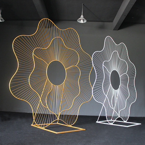 Oggetti di scena per matrimonio Tieyi sfondo con decorazione esterna <span class=keywords><strong>cerchio</strong></span> luminoso ornamenti forma curva sfondo in metallo - Product Image 1