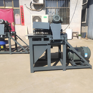 Petite scie à bois multi-lames entièrement automatique pour la découpe de palettes et de bandes de bois carrées et rondes - Product Image 4