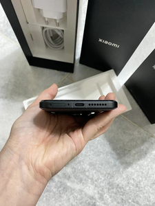 Teléfono Inteligente Usado Mi 14 Ultra Negro Desbloqueado, Snapdragon 8 Gen3, Pantalla OLED de 6.73'', 5300mAh, 90W, Original de Segunda Mano - Product Image 3