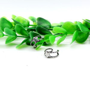 Yunnique – boucles d'oreilles étoile en acier titane, imitation argent thaïlandais, design géométrique, pour hommes et femmes, bijoux d'oreille non percés - Product Image 3