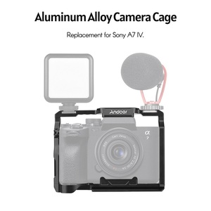 Jaula de cámara de aleación de aluminio Andoer con tornillos de 1/4 pulgadas Agujeros Soportes de zapata fría Reemplazo para <span class=keywords><strong>Sony</strong></span> <span class=keywords><strong>A7</strong></span> <span class=keywords><strong>IV</strong></span> - Product Image 3