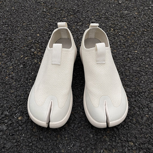 Zapatillas Tabi Unisex de Moda 2026, Transpirables, de Punto, con Punta de Herradura, Casuales, con Suela Completa Integrada, para Primavera/Verano - Product Image 3