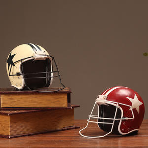 Figura de Resina de Casco de Fútbol Americano Vintage - Decoración Deportiva Retro para Sala de Estar y Cuarto de Hombre - Product Image 2