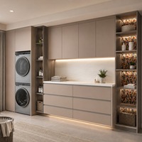 Gabinetes Personalizados para Lavandería con Espacio para Lavadora y Secadora, Almacenamiento en Cajones y Estantes Abiertos Iluminados