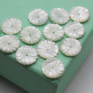 Hot handmade 10 mét mẹ của hạt ngọc trai chạm khắc daisy hoa thiết kế đối với trang sức làm Bone & <span class=keywords><strong>Shell</strong></span> sản phẩm - Product Image 6